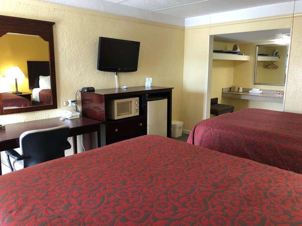 Days Inn By Wyndham Gainesville Habitación foto