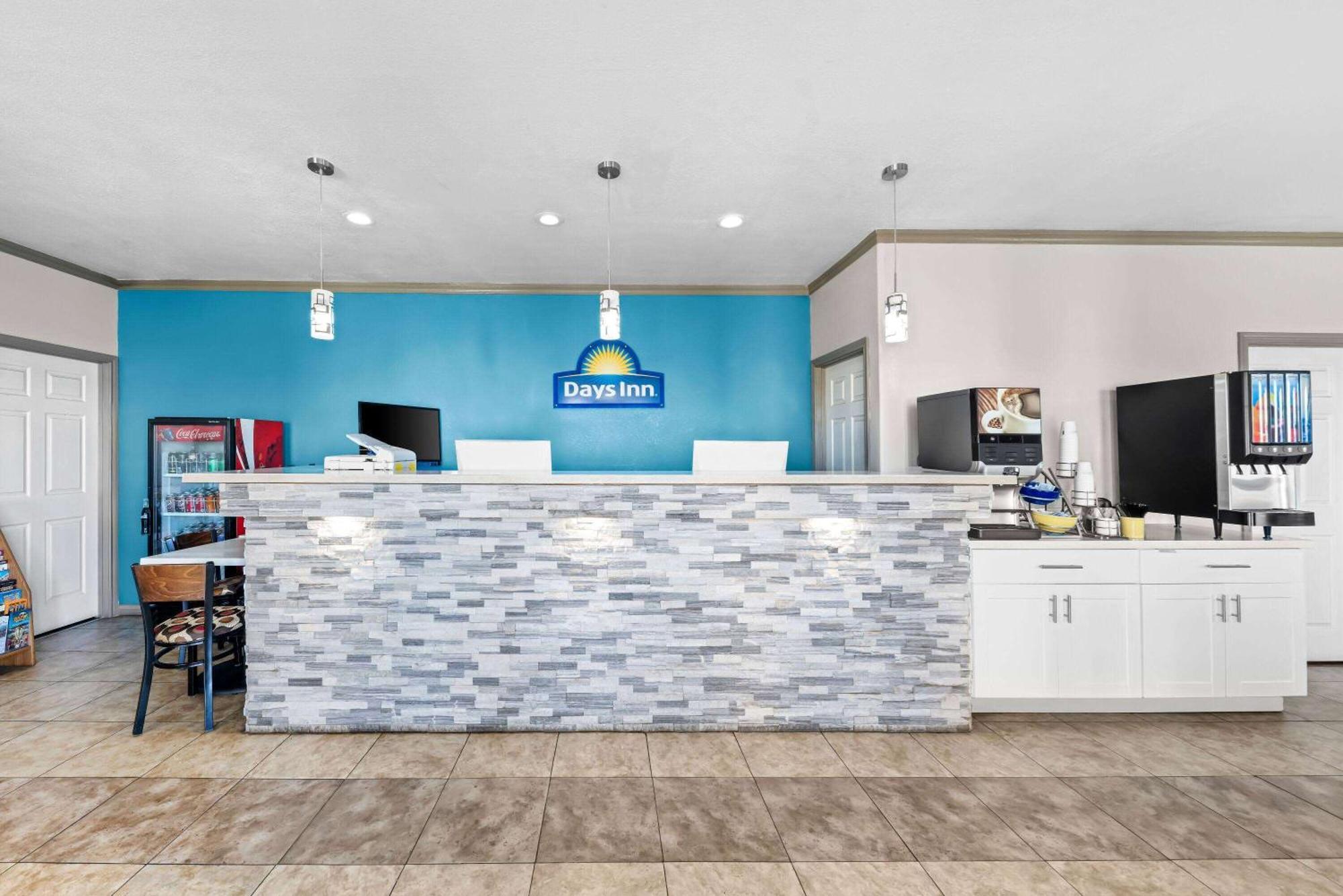 Days Inn By Wyndham Gainesville Exterior foto