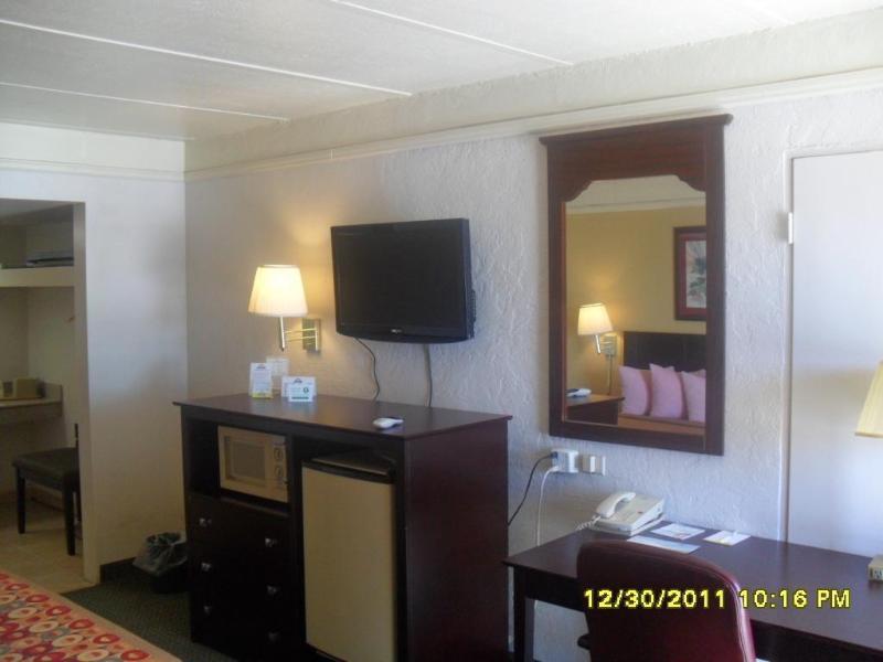 Days Inn By Wyndham Gainesville Exterior foto