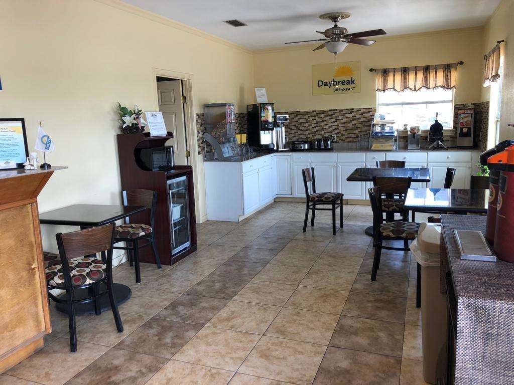 Days Inn By Wyndham Gainesville Servicios foto